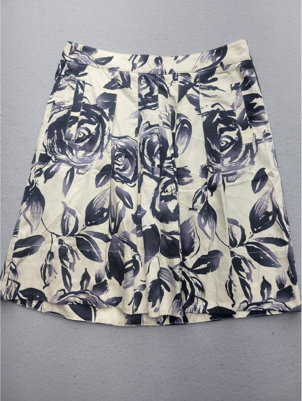 Cabi Women's Skirt Size 4 Tan & Black Pleated Knit Floral Cotton